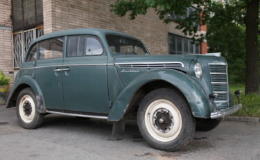 Fotografia intitulada "Vintage car Moskvic…" por Mrivserg, Obras de arte originais, Fotografia digital