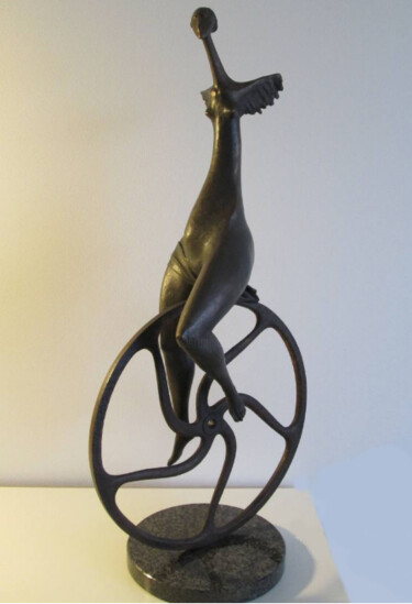 Escultura intitulada "Angel on the wheel" por Muraz Martirosyan, Obras de arte originais, Moldagem