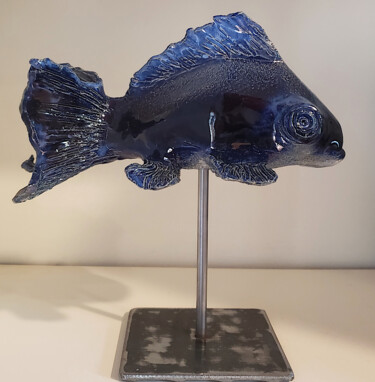 Skulptur mit dem Titel "Poisson bleu" von Muriel Mougeolle, Original-Kunstwerk, Keramik