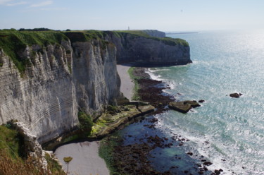 Photography titled "Etretat-les-falaise…" by Muriel Besson-Braem, Original Artwork