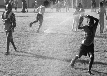 Photographie intitulée "Kidthings" par Mário Fernando, Œuvre d'art originale, Photographie numérique