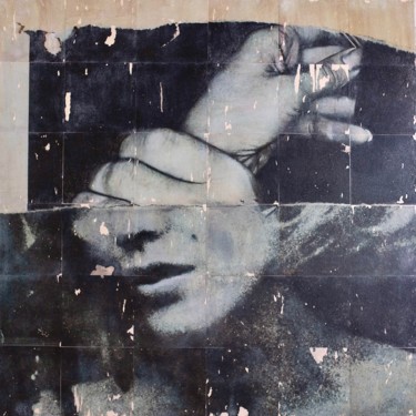 Collages getiteld "Gripped" door Marian Williams, Origineel Kunstwerk, Collages Gemonteerd op Frame voor houten brancard