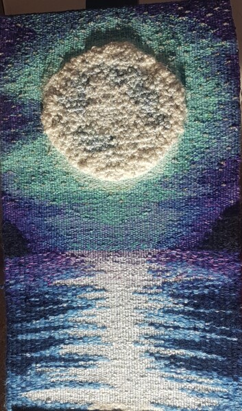 纺织艺术 标题为“Clair de lune sur l…” 由Mylène Cg, 原创艺术品, 挂毯 安装在木质担架架上