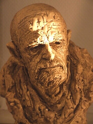 Sculpture titled "L'alchimiste" by Nacera Kaïnou, Original Artwork, Terra cotta