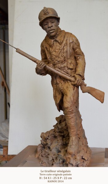 Sculpture intitulée "Le tirailleur Sénég…" par Kainou, Œuvre d'art originale, Terre cuite