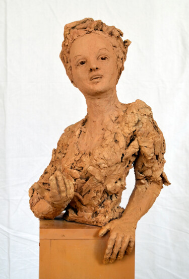 Escultura titulada "Olympe de Gouges" por Nacera Kaïnou, Obra de arte original, Terracota
