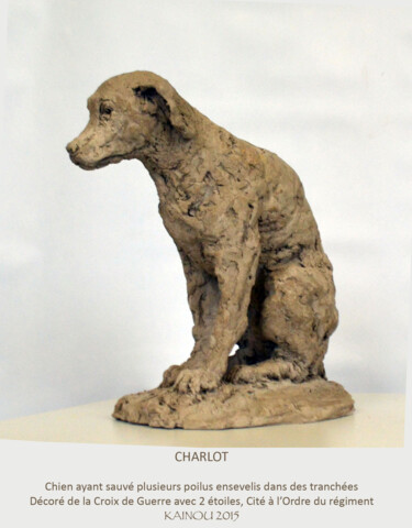 「Charlot」というタイトルの彫刻 Nacera Kaïnouによって, オリジナルのアートワーク, テラコッタ
