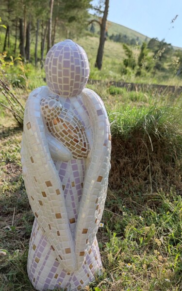 Skulptur mit dem Titel "Ange enfant abstrai…" von Nadege Gesvres, Original-Kunstwerk, Mosaik