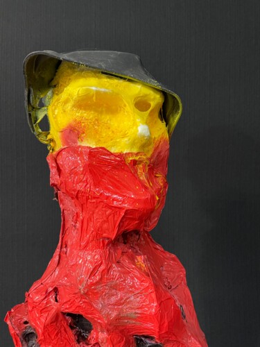 Skulptur mit dem Titel "Belg'attitude" von Nadine Vergues, Original-Kunstwerk, Kunststoff