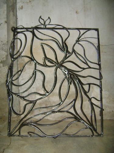 Design intitulée "grille de fenêtre" par Nadine Trescartes (fildefériste), Œuvre d'art originale, Accessoires