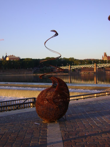 Sculpture titled ""la terre est une o…" by Nadine Trescartes (fildefériste), Original Artwork, Metals