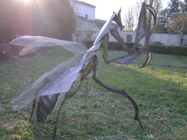 Sculpture titled ""la mante religieus…" by Nadine Trescartes (fildefériste), Original Artwork, Metals