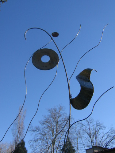 Sculpture intitulée ""portée perlée"" par Nadine Trescartes (fildefériste), Œuvre d'art originale, Métaux