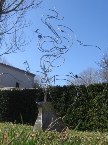 Sculpture titled ""la musique nous vi…" by Nadine Trescartes (fildefériste), Original Artwork, Metals