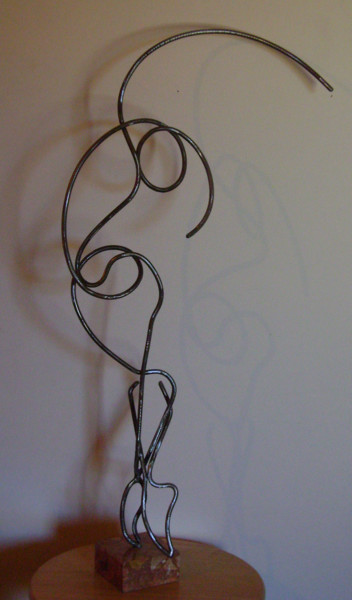 「"danseur étoile"」というタイトルの彫刻 Nadine Trescartes (fildefériste)によって, オリジナルのアートワーク, 金属