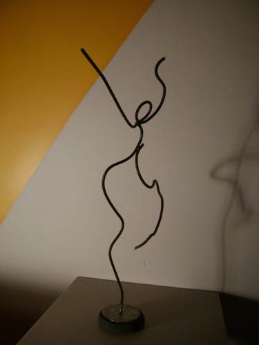 Sculptuur getiteld ""danseuse"" door Nadine Trescartes (fildefériste), Origineel Kunstwerk, Metalen