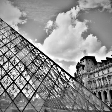 Fotografie mit dem Titel "le Louvre 1" von Nana Plamadeala-Kiritchenko, Original-Kunstwerk, Manipulierte Fotografie