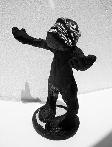 Sculpture titled "Au secours" by Nancy Cardinal, Original Artwork, Mixed Media