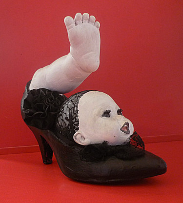 Sculpture titled "Chaussure à son pied" by Nancy Cardinal, Original Artwork, Mixed Media