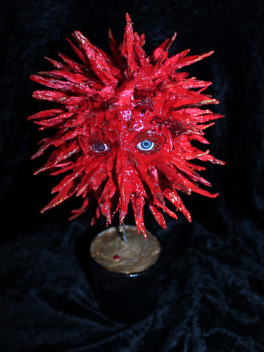 Skulptur mit dem Titel "Bébé virus" von Nancy Cardinal, Original-Kunstwerk, Papier maché