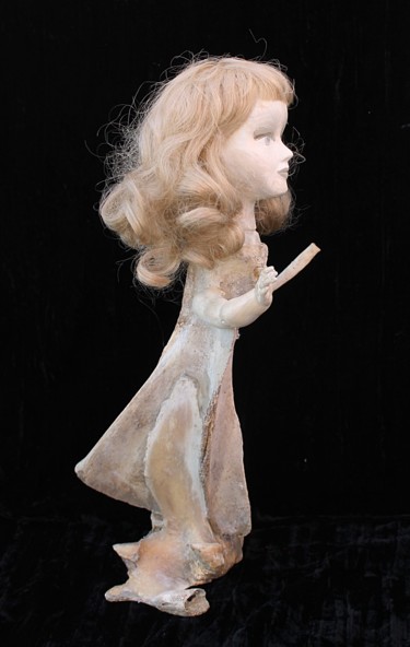 Sculpture titled "La dame blanche" by Nancy Cardinal, Original Artwork, Bone