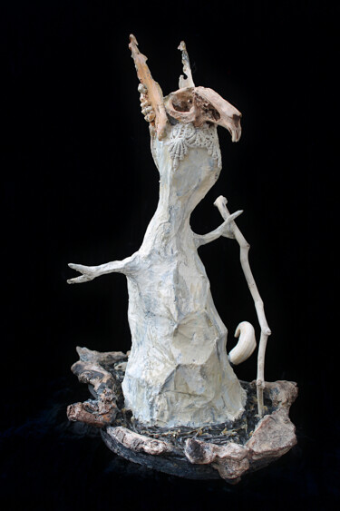 Sculpture intitulée "L'esprit de la forêt" par Nancy Cardinal, Œuvre d'art originale, Papier mâché