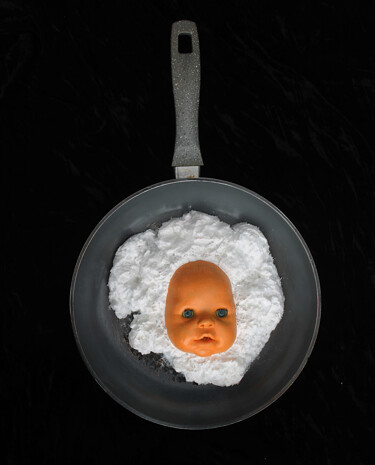 Sculpture intitulée "Tête d'œuf au plat…" par Nancy Cardinal, Œuvre d'art originale, Métaux