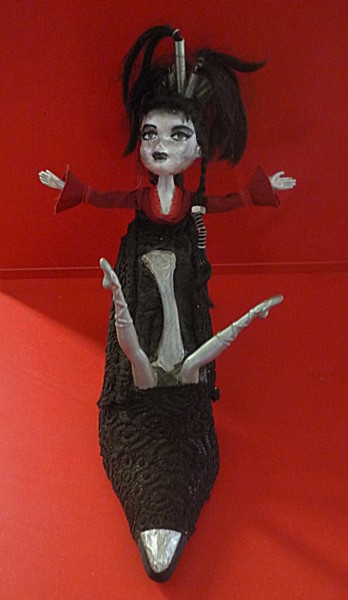 "Talon habité" başlıklı Heykel Nancy Cardinal tarafından, Orijinal sanat, Mixed Media