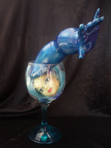 Sculpture intitulée "Blue wine" par Nancy Cardinal, Œuvre d'art originale, Techniques mixtes