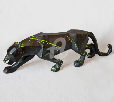Skulptur mit dem Titel "Panther black [2]" von Na$H, Original-Kunstwerk, Acryl