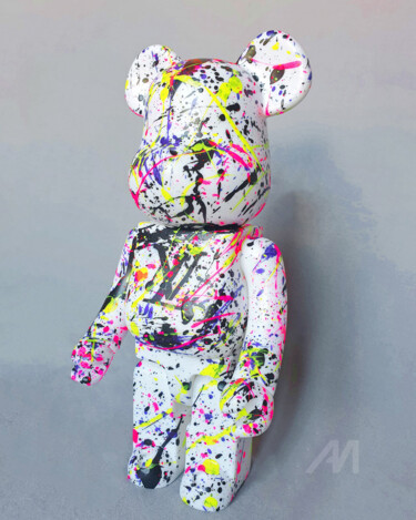 Louis Vuitton Bear 400 white Sculpture intitulée "Louis Vuitton Bear…" par Na$H, Œuvre d'art originale, Acrylique