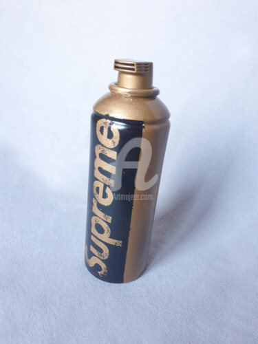 Escultura intitulada "Supreme Shaving Spr…" por Na$H, Obras de arte originais, Tinta spray
