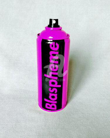 Scultura intitolato "Blaspheme Spray Can…" da Na$H, Opera d'arte originale, Spray