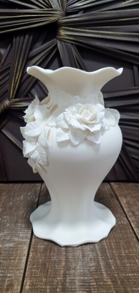 Diseño titulada "Vase "ROSE GARDEN"" por Natalia Pechenkina, Obra de arte original, Cerámica