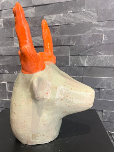 Sculpture titled "TÊTE DE CERF CERAMI…" by Nathalie Ferrero-Sakhinis (FerSak), Original Artwork, Ceramics