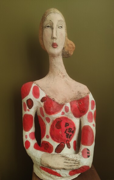 Sculpture titled "Anna" by Nathalie Guet Desch, Original Artwork, Paper maché