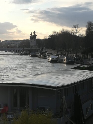 제목이 "La Seine"인 사진 Nathalie Jasseny로, 원작, 조작되지 않은 사진