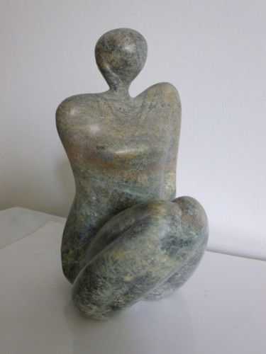 Sculpture intitulée "Assise" par Nr, Œuvre d'art originale, Pierre