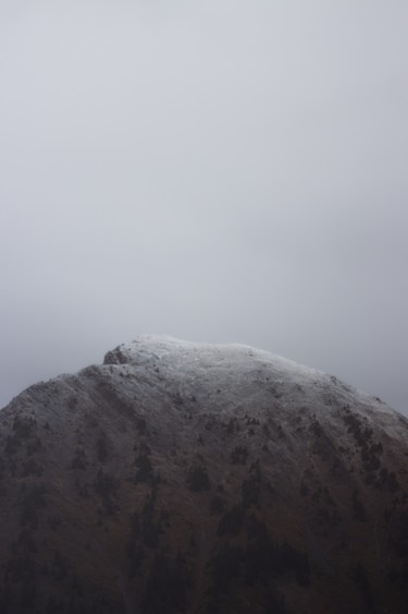 Photographie intitulée "Montagne enneigée" par Nathanael Desmeules, Œuvre d'art originale, Photographie numérique