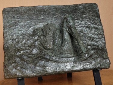 Sculpture titled "Pelican haut-relief" by Naty'Milau-Hg, Original Artwork, Terra cotta