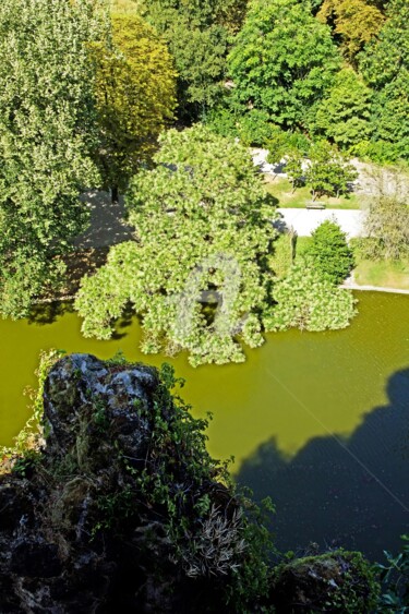 Fotografie mit dem Titel "Les Buttes-Chaumont…" von Véronique Lestoquoy (neko92vl), Original-Kunstwerk, Digitale Fotografie