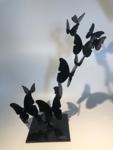 Скульптура под названием "Papillon Noir" - Ness, Подлинное произведение искусства, Металлы