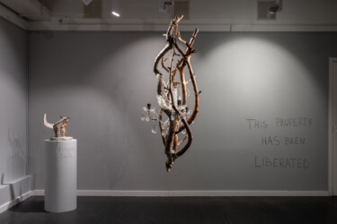Скульптура под названием "Forgotten Light I,…" - Sasha Nesterkina, Подлинное произведение искусства, Дерево
