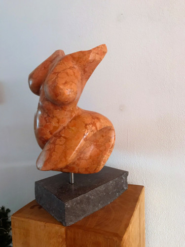 Sculpture intitulée "Gabriella - second…" par Nick Vermeulen, Œuvre d'art originale, Pierre