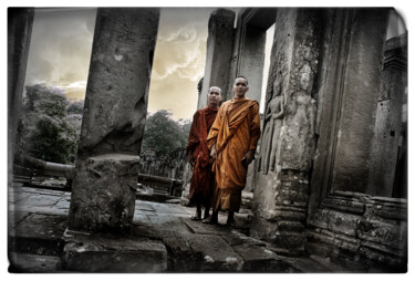 Photographie intitulée "Orange Angkor." par Nico Cofu Arach, Œuvre d'art originale