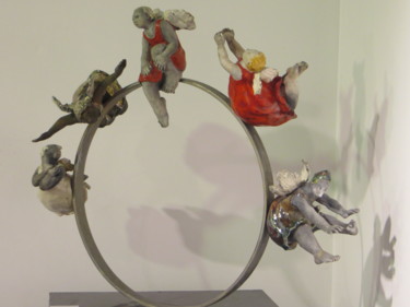 Sculpture titled "La ronde d'Anges He…" by Nicola Deux, Original Artwork, Ceramics