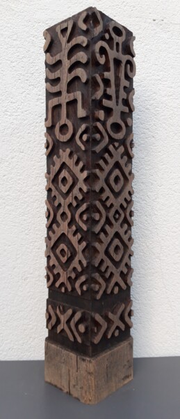 Sculptuur getiteld "Decorative pole" door Nicolae Teisanu, Origineel Kunstwerk, Hout