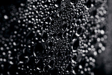 Photographie intitulée "Pluie de noir" par Nicolas Bernié, Œuvre d'art originale