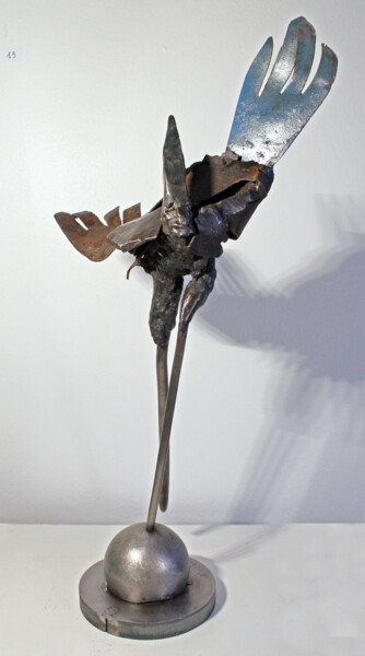「L'échassier」というタイトルの彫刻 Nicolas Gilbertによって, オリジナルのアートワーク, 金属
