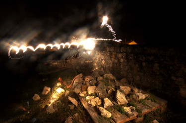 Fotografía titulada "pierre de nuit.jpg" por Nicolas Pardos, Obra de arte original